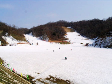 ���l(xi��ng)�f��ɽ������ѩ��(ch��ng)