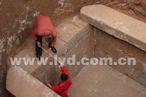 1.�c(di��n)�����(bi��o)���I�鿴ԭ�D  2.���(bi��o)�L݆�Ŵ�/�sС�DƬ