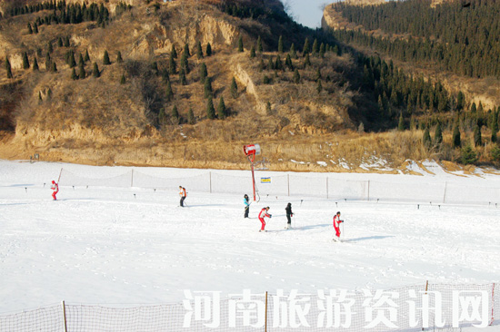 �һ������B(t��i)��ѩ��(ch��ng)�DƬ