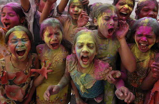 ӡ�ȼӠ����� ���y(t��ng)��(ji��)�� &ldquo;Holi&rdquo;��(ji��) ��ʢ��Ĺ�(ji��)��