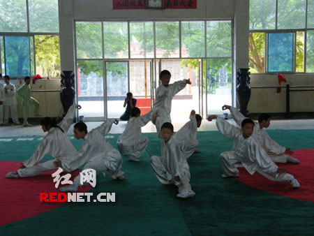 �W(w��ng)�Ͽ����� ӛ�� ���� ���� �Gɫ�D(zhu��n)�� 