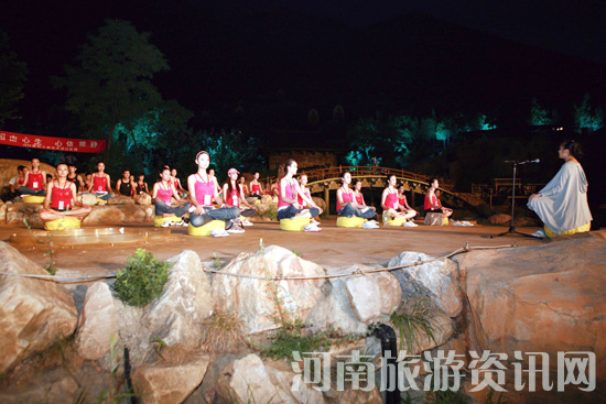 ��Ůģ�� Ϫɽ ���U