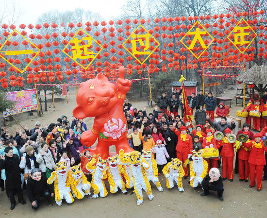 “春滿中原”商都民俗廟會(huì)擊鼓迎春