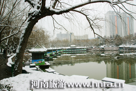 2011�����ݵĵ�һ��ѩ