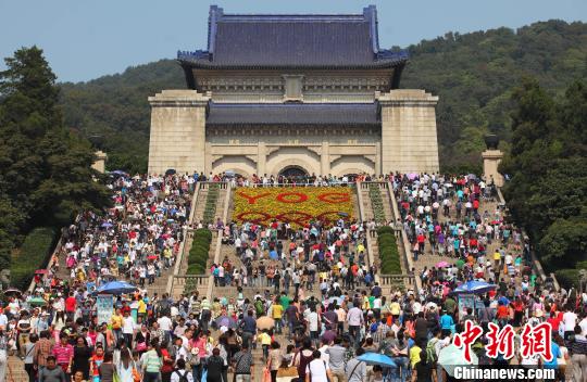 10��1�Շ��c��(ji��)���Ͼ��|���Ͻ�ɽ���^(q��)�ο��糱����(d��ng)�����L�ٵڶ��죬�Ї����ص����ξ��c(di��n)ӭ������������������l(f��) �󲨔z