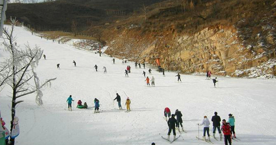 ���ݳ��l(f��)��ɽ��ѩ��(ch��ng)���ξ�·