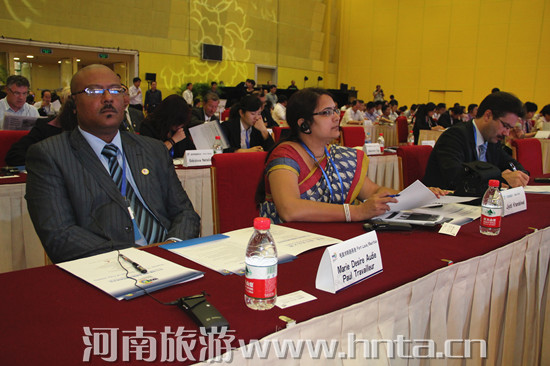 ���e�������LՓ��