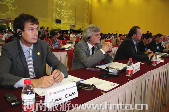 ���e�������LՓ��