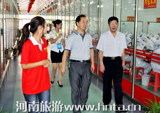 �ܱ����o(j��)�z�M�L(zh��ng)��ϯ2012�������A���l(xi��ng)�L(f��ng)���λ��(d��ng)