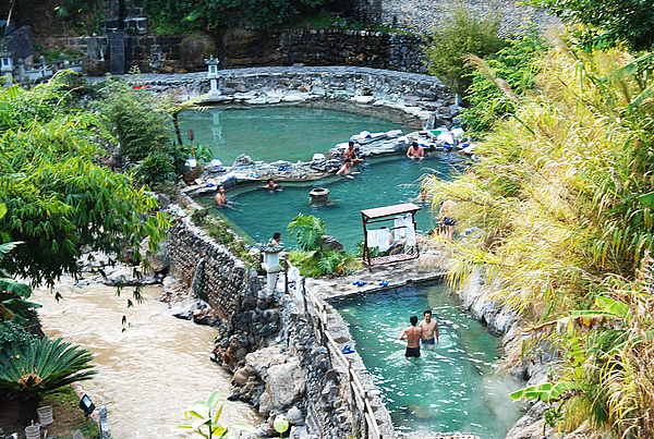 ��Ȫ��ɫ����ò���أ����&ldquo;��&rdquo;Ȫ