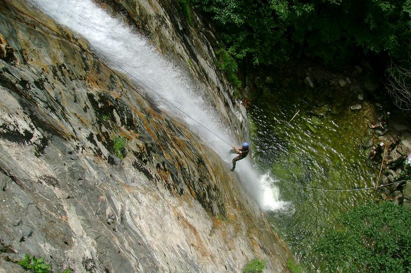 �����ߴ��ٲ�����һ�[