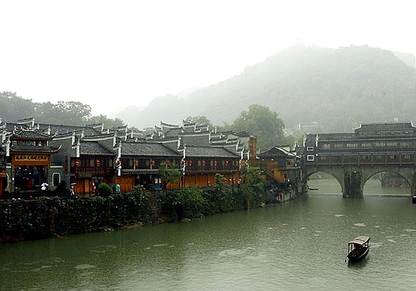 ��ԥ���l(f��) ���M(f��i)�ֺ��澰�c(di��n)�����_