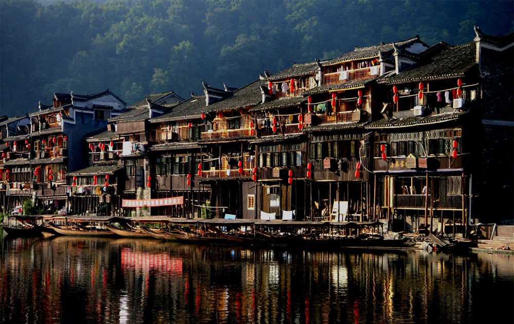 ��ԥ���l(f��) ���M(f��i)�ֺ��澰�c(di��n)�����_