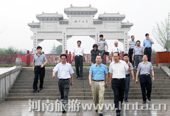 ���佭���L(zh��ng)���Ƿ��{(di��o)�����ι���