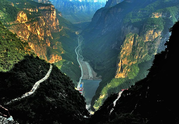 �������� �����ɫ�č{�����]