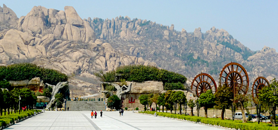 �������ɽ ��һС�L�����e���ɺ�ȥ̎