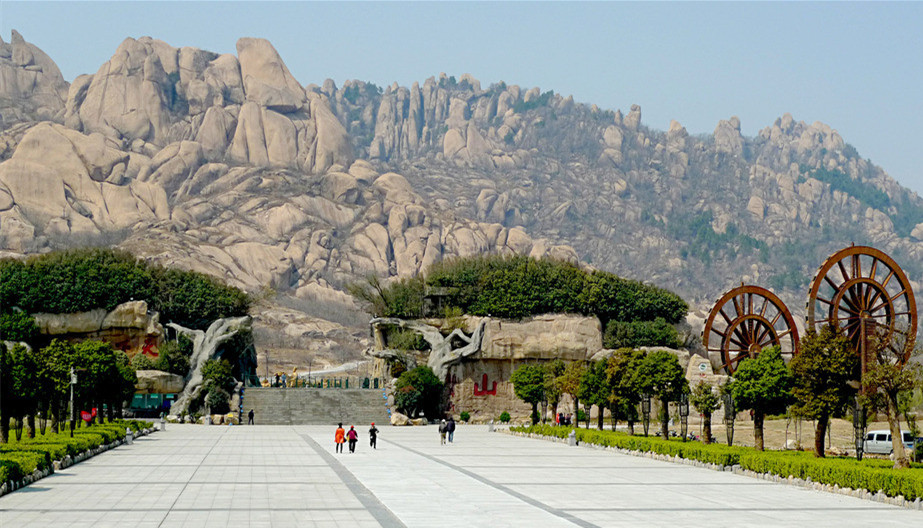 ���΍��ɽ �c�������һ��(ch��ng)�����ļs��(hu��)��