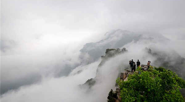 ���(y��ng)���r(n��ng)ɽ�ƺ�