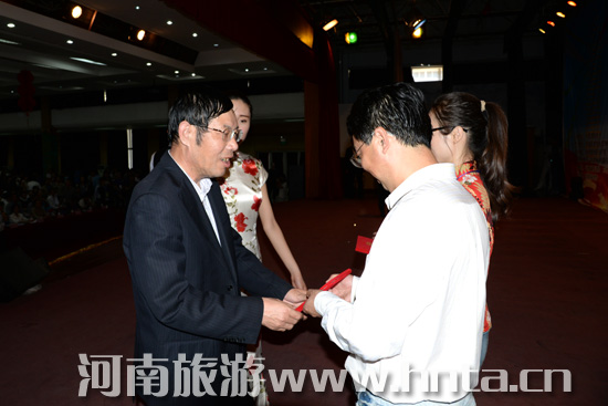 ���ߌ�ȫ������ԺУ����(w��)����(����(w��))��ِ�]Ļ