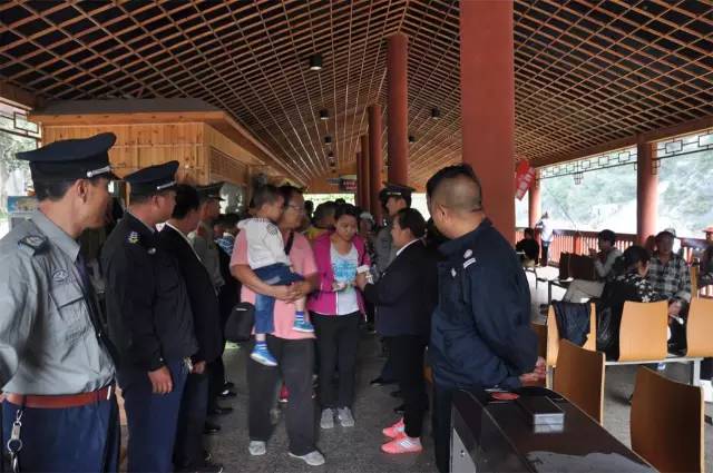 �S���ܵ�����������Ӿ��^(q��)���νӴ�����Ȼ��