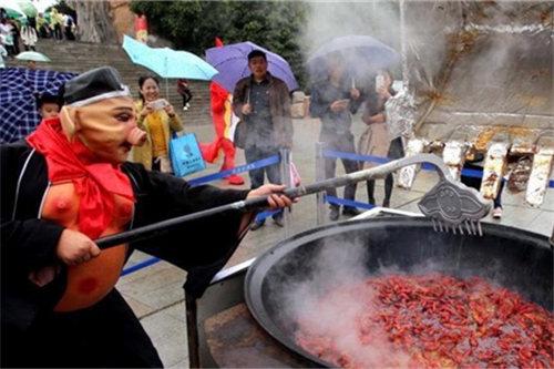 ���c�L�ٵ����죺���Ͼ��^(q��)���c�����˚���