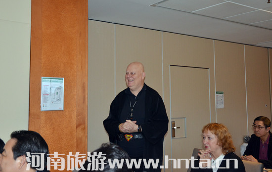 �����������M(j��n)���˹�¸砖Ħ