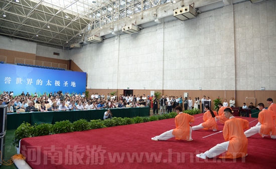 2016�Ї������ݣ����H���γ������LՓ���c��(hu��)���e��������_�����������Ƿ⿼��