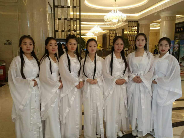 ����&ldquo;���^&rdquo;���옷�ս����� ��&ldquo;С��Ů&rdquo;ǰ����^