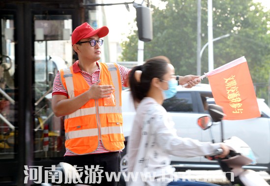 �Ҿ��_չ�������н�ͨ��(d��o)־Ը�߻��