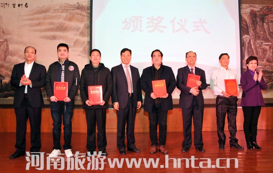 �Ҿ��e�k2017ӭ�´���Ԓ��