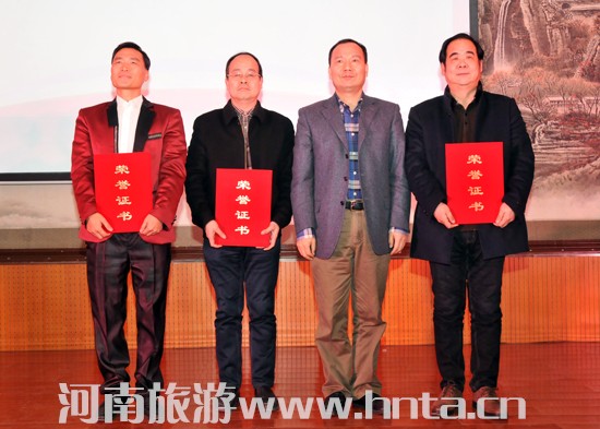 �Ҿ��e�k2017ӭ�´���Ԓ��