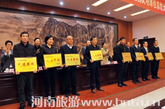 ʡ���ξ����_�W(xu��)��(x��)؞���h��ʮ�Ŵ����߳ɹ���(chu��ng)��ȫ��(gu��)������λ���Y(ji��)���(hu��)