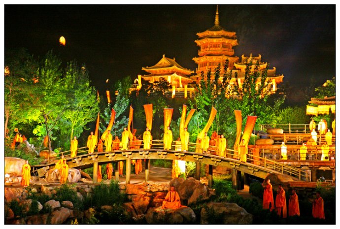 新版《禪宗少林·音樂(lè)大典》點(diǎn)亮嵩山